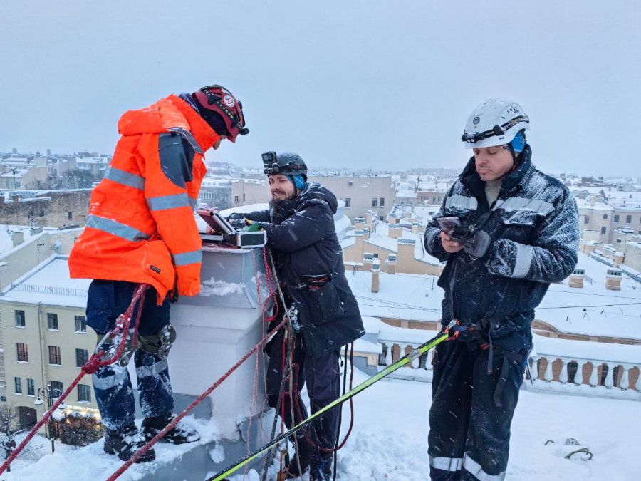 Рыжий, дикий, свободный: как сердце кота-одиночки дрогнуло перед человеческим упорством Рыжий, дикий, свободный: как сердце кота-одиночки дрогнуло перед человеческим упорством